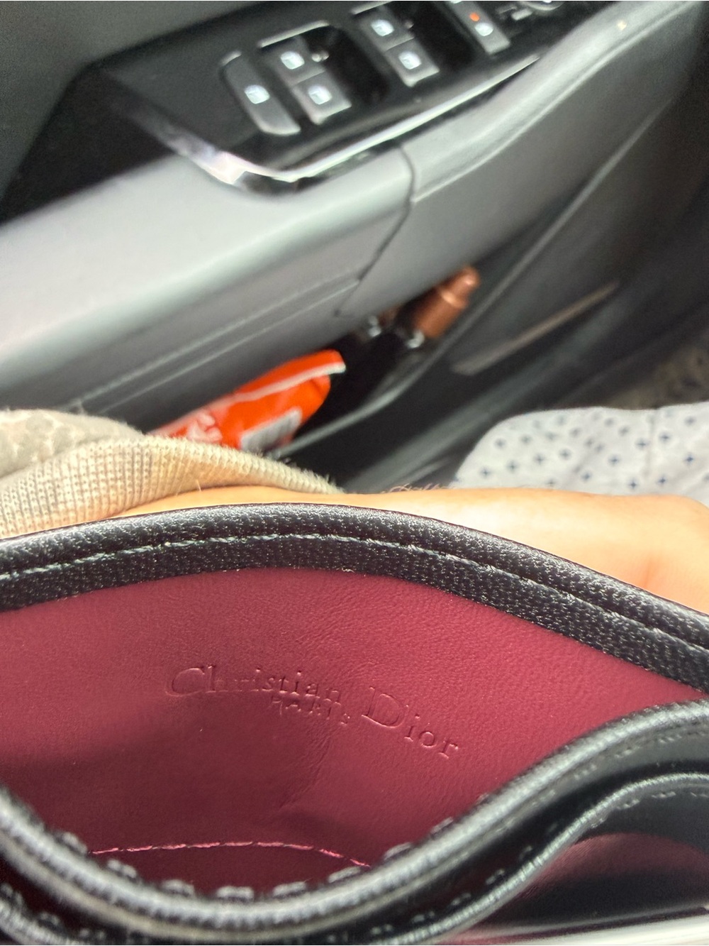 Card holder - Picture 4 of 4